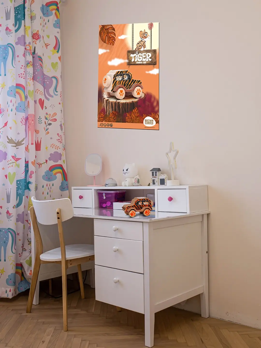 tigerPoster (4) Kids study desk with tiger toy and animal poster.